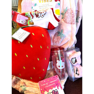 Strawberry shortcake and Hello kitty bundle